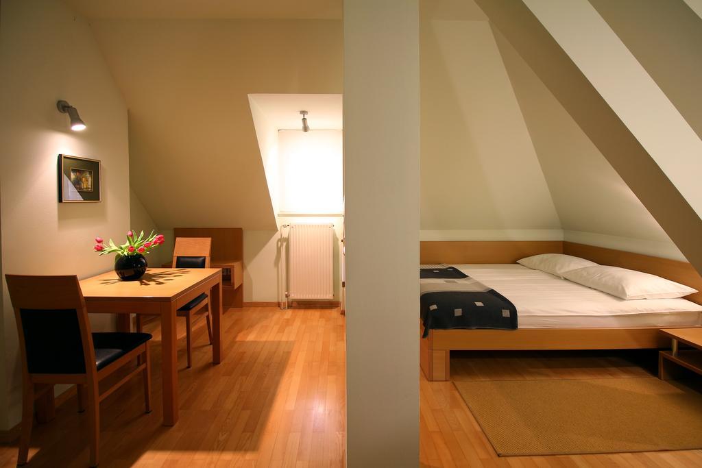 Apartments Villa Boltez クラーニ 部屋 写真